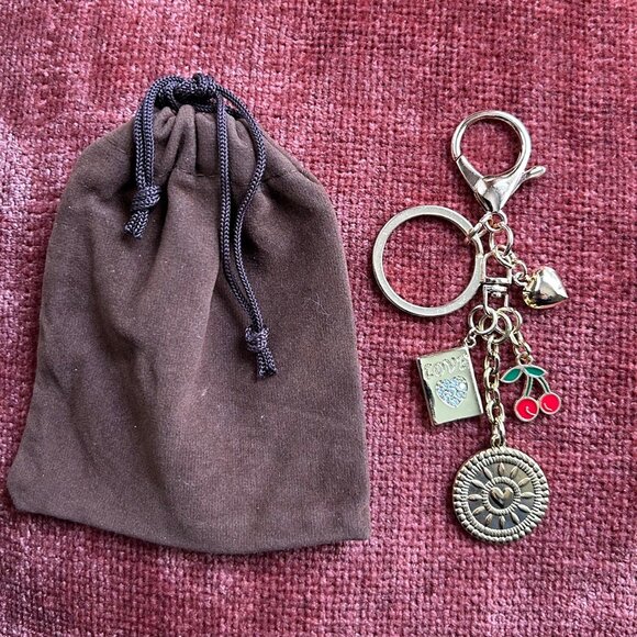 New HEARTS AND CHERRIES Bag Charm Gold Tone 🍒 - Picture 3 of 10